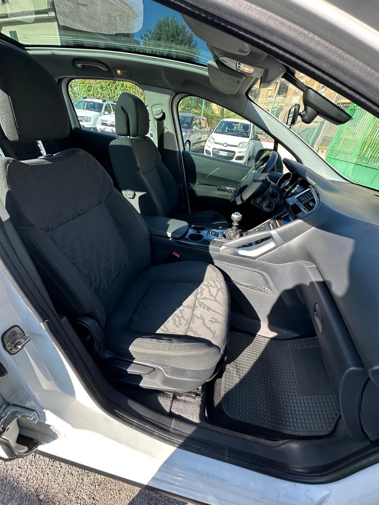 Peugeot 3008 1.6 HDi 112CV Business