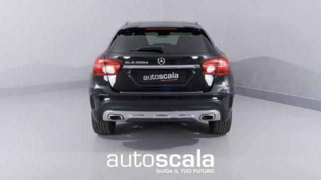 MERCEDES-BENZ GLA 200 d Automatic Premium