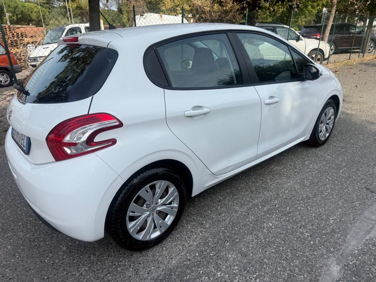 Peugeot 208 PureTech 82 5 porte Allure