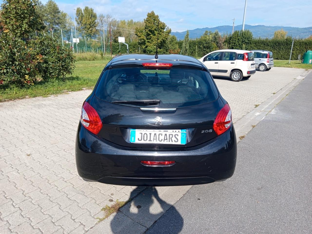Peugeot 208 1.4 HDi 68 CV 5 porte Allure
