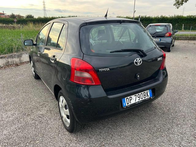 TOYOTA Yaris 1.0 5 porte Now