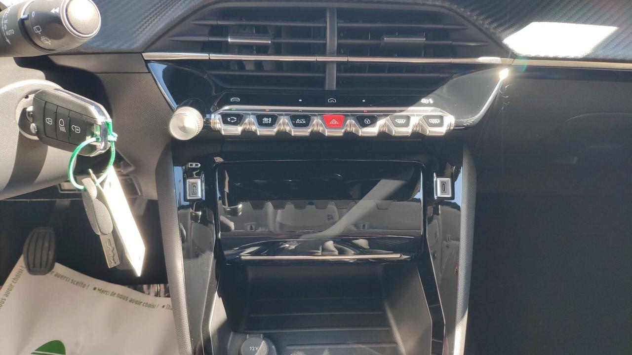 Peugeot 208 Allure 1200 Benz 100 CV Km0