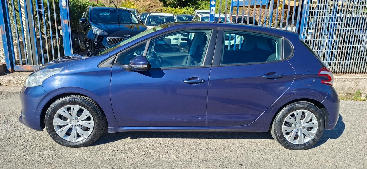 Peugeot 208 1.4 HDi 68 CV 5 porte Allure