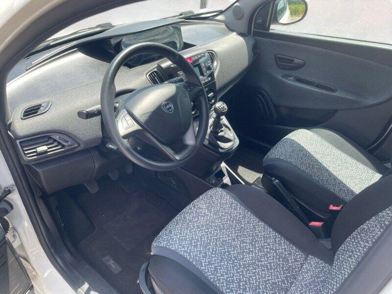 Lancia Ypsilon Ypsilon 1.0 FireFly 5 porte S&S Hybrid Ecochic Silver