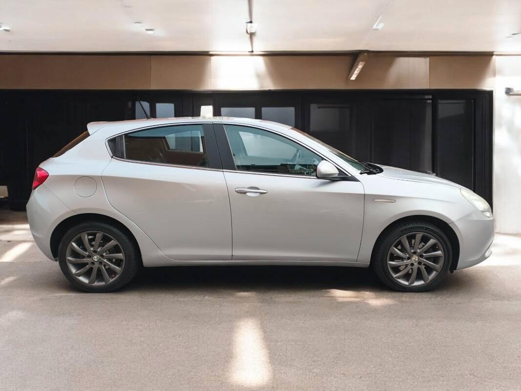 Alfa Romeo Giulietta Giulietta III 2012 - 2.0 jtdm Progression CL 140cv