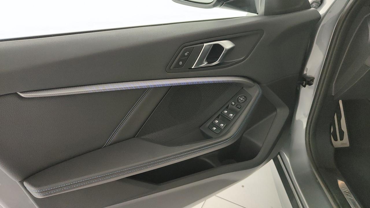 BMW Serie 1 F40 - 118d Msport auto