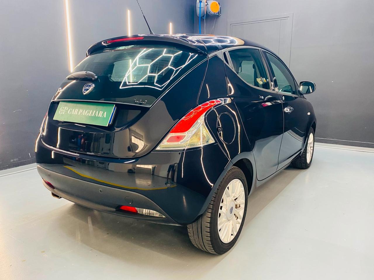 Lancia Ypsilon 1.2 69 CV 5 porte Platinum