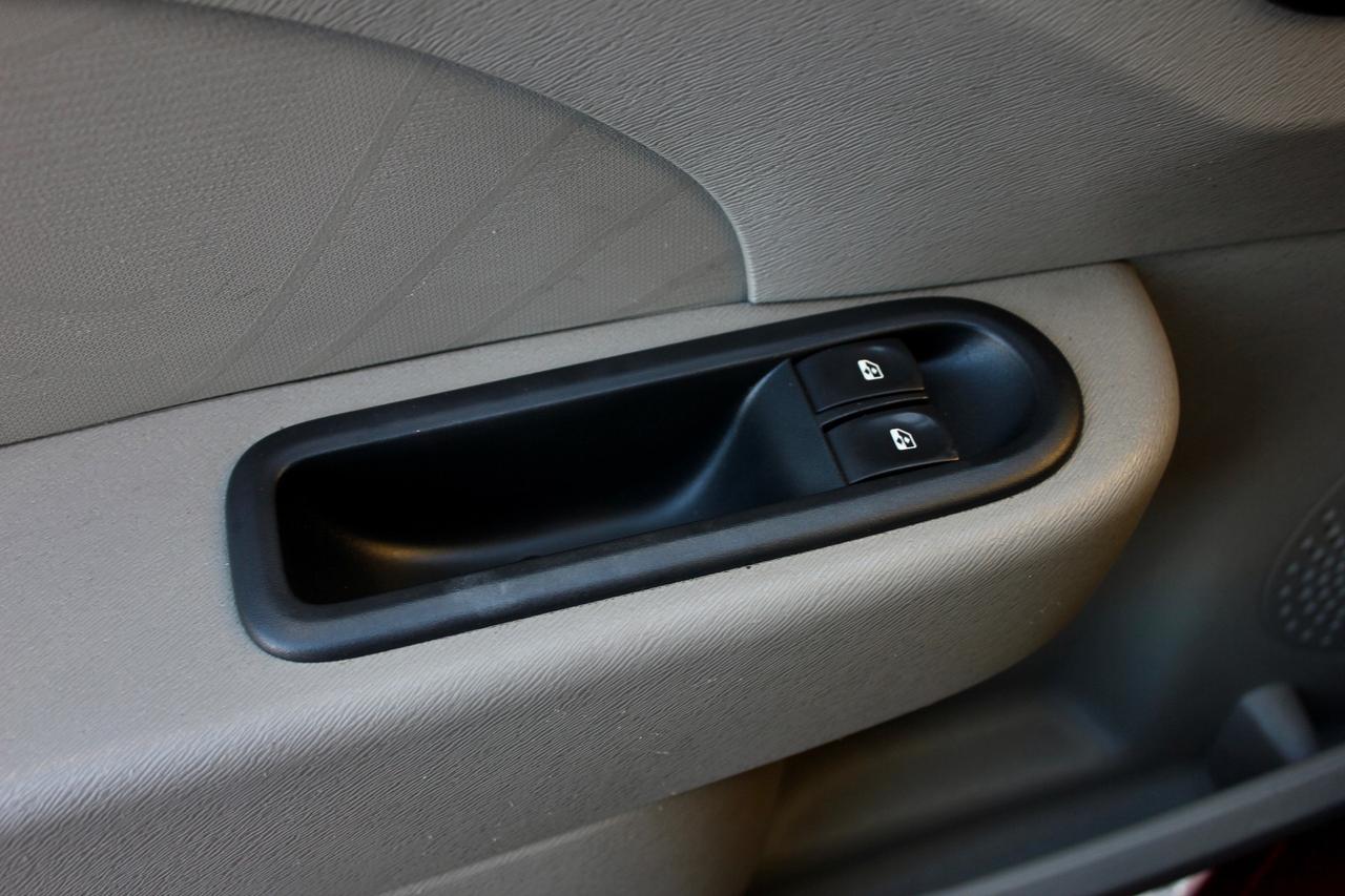 Renault Twingo 1.2 16V DISTRIBUZIONE E TAGLIANDO APPENA FATTI