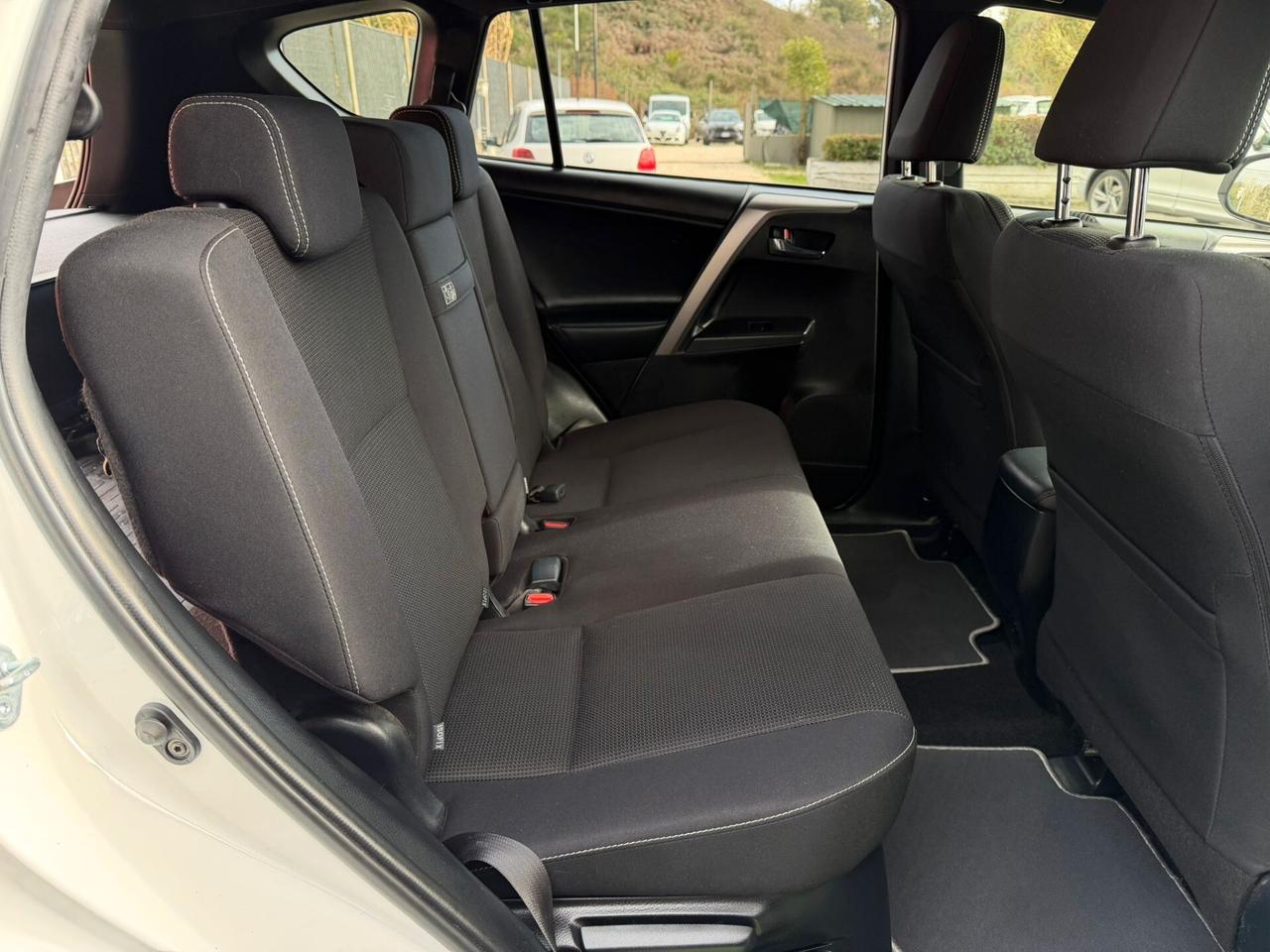 Toyota RAV 4 RAV4 2.5 Hybrid 2WD Lounge