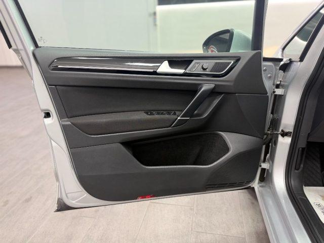 VOLKSWAGEN Golf Sportsvan 2.0 TDI Highline BlueMotion Technology