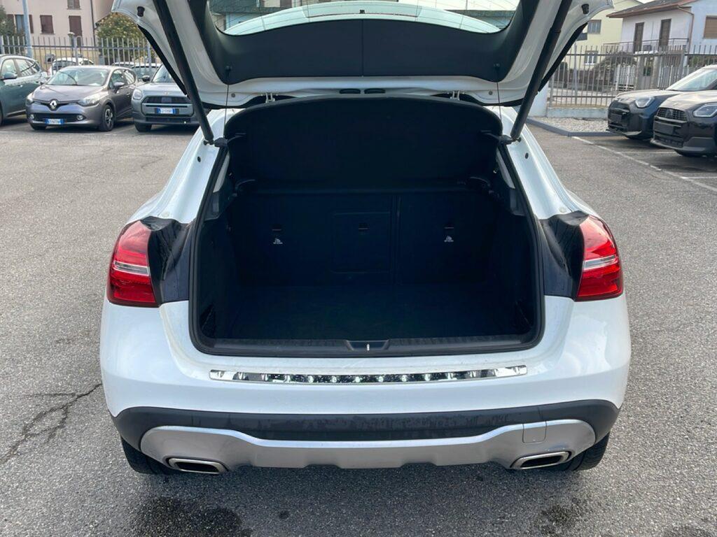 Mercedes GLA 180 180 D Sport 7G-DCT