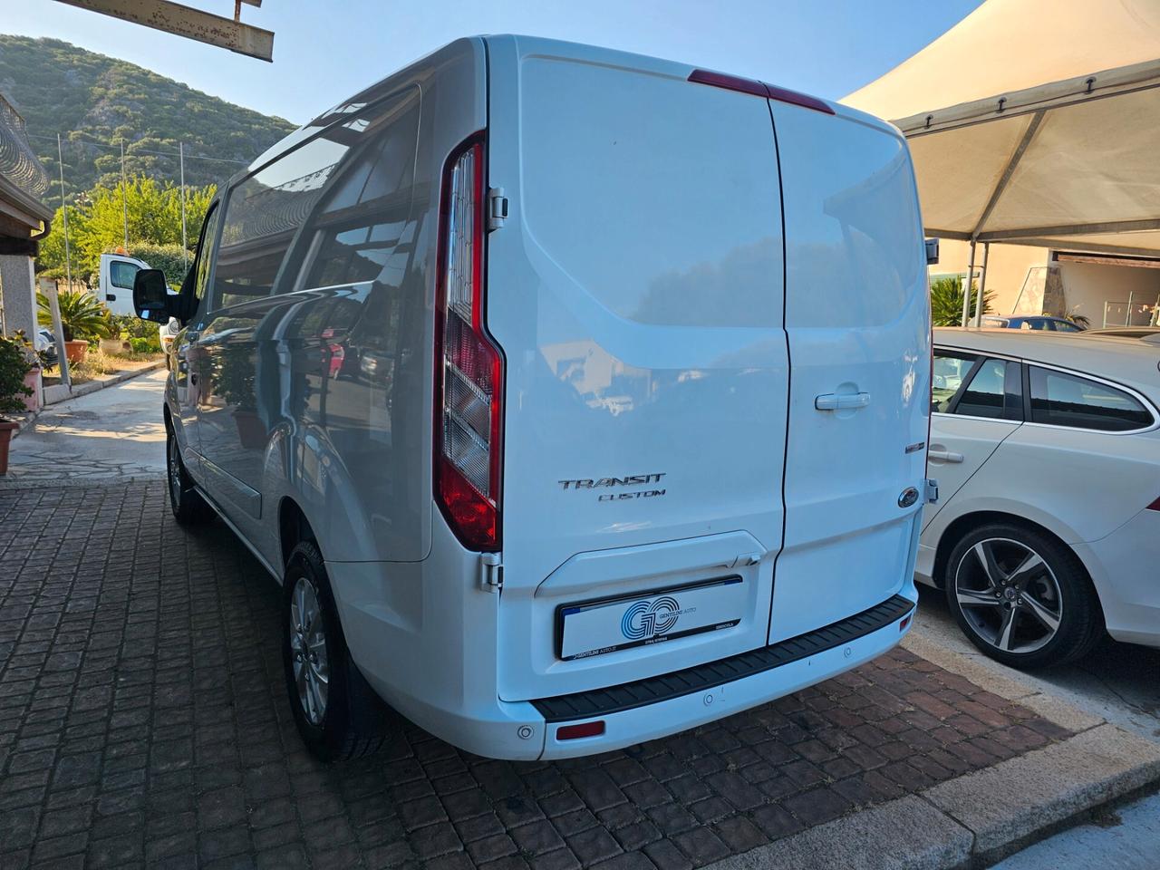 Ford Transit Custom 280 2.0 EcoBlue Hybrid 130 PC Titanium