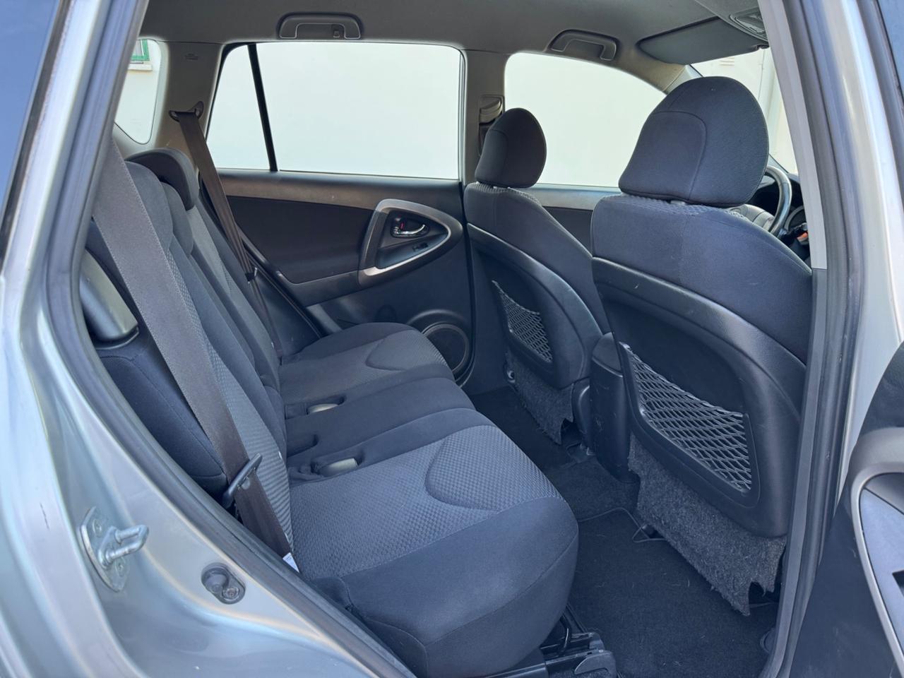 Toyota RAV 4 RAV4 2.2 D-4D 136 CV Luxury OK NEOPATENTATI