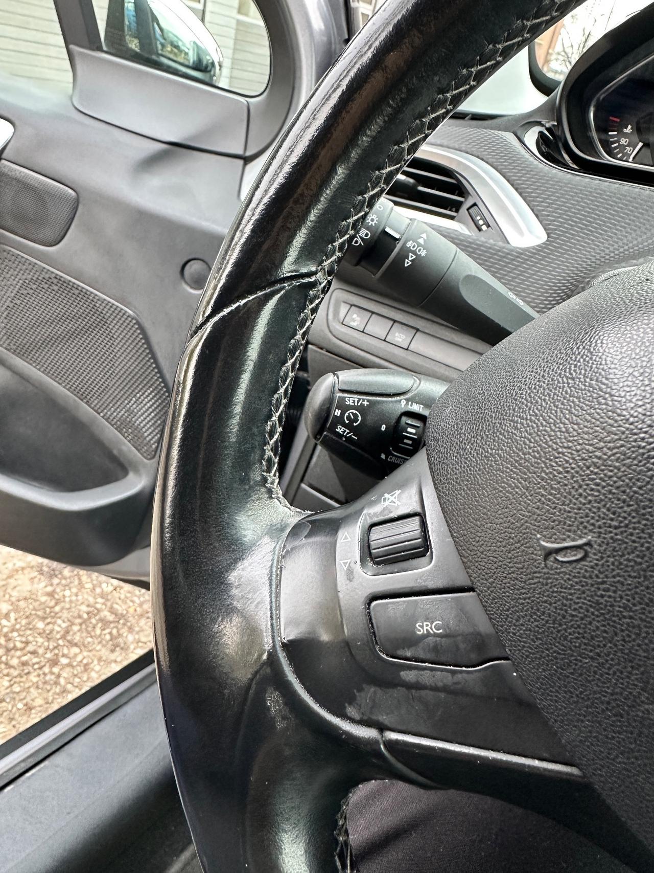 Peugeot 2008 BlueHDi 120 S&S Black Matt