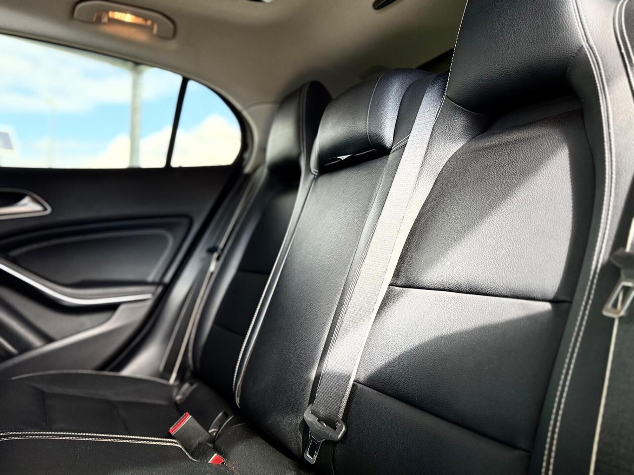 MB GLA 200d 4Matic Premium NIGHT EDITION *TETTO