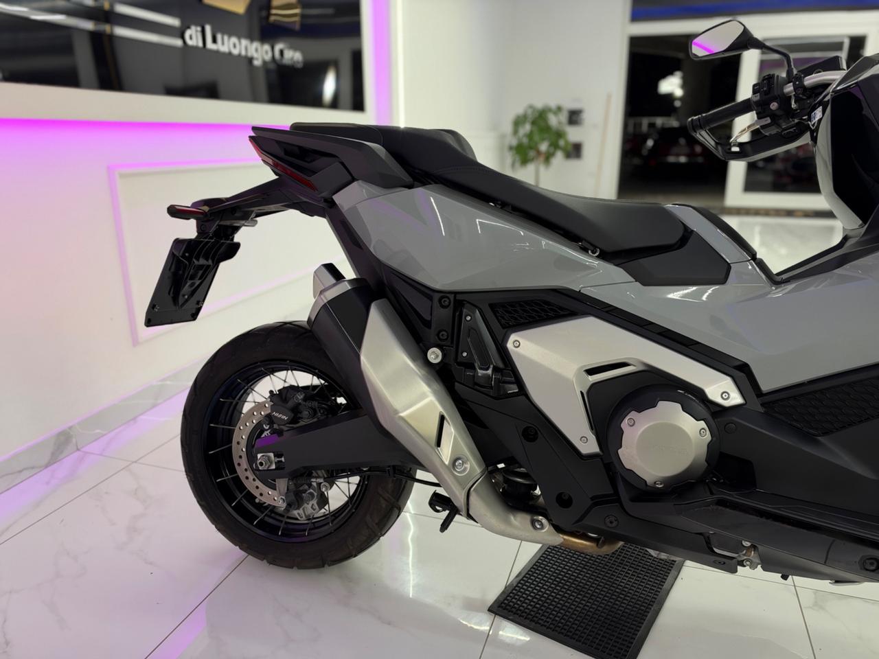 Honda X-ADV 750 DCT Special Color