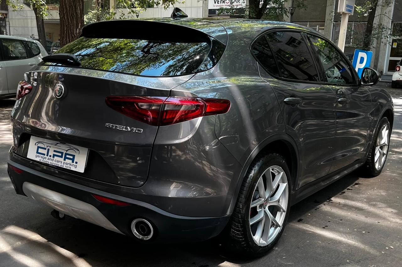 Alfa Romeo Stelvio 2.2 Turbodiesel 210 CV AT8 Q4 B-Tech