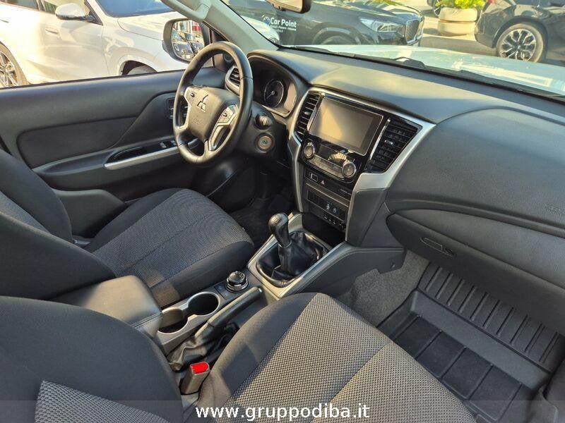 Mitsubishi L200 Cab VI 2019 Diesel d.cab 2.3d Invite Connect 4wd 150cv