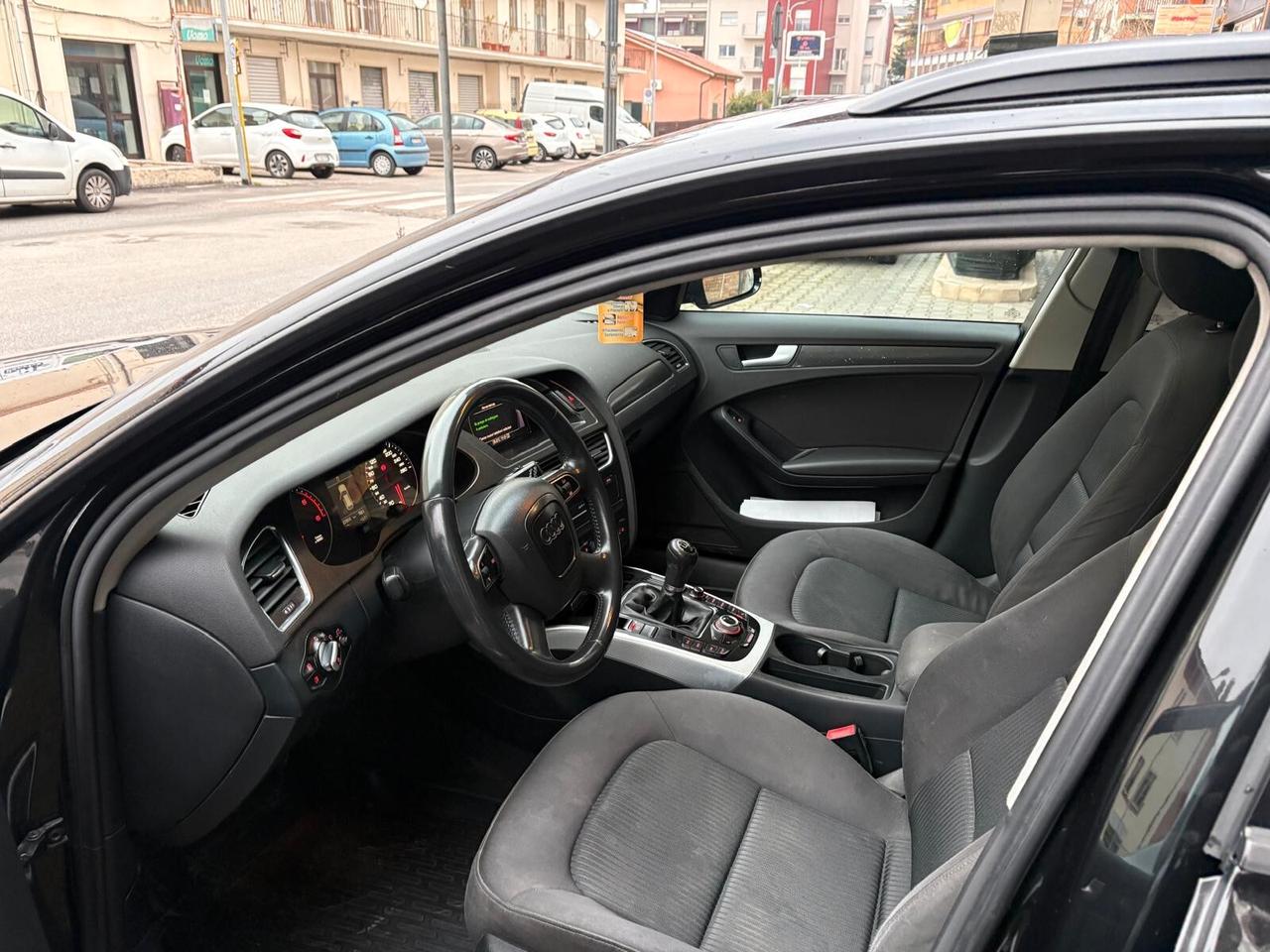 Audi A4 2.0 TDI S-LINE