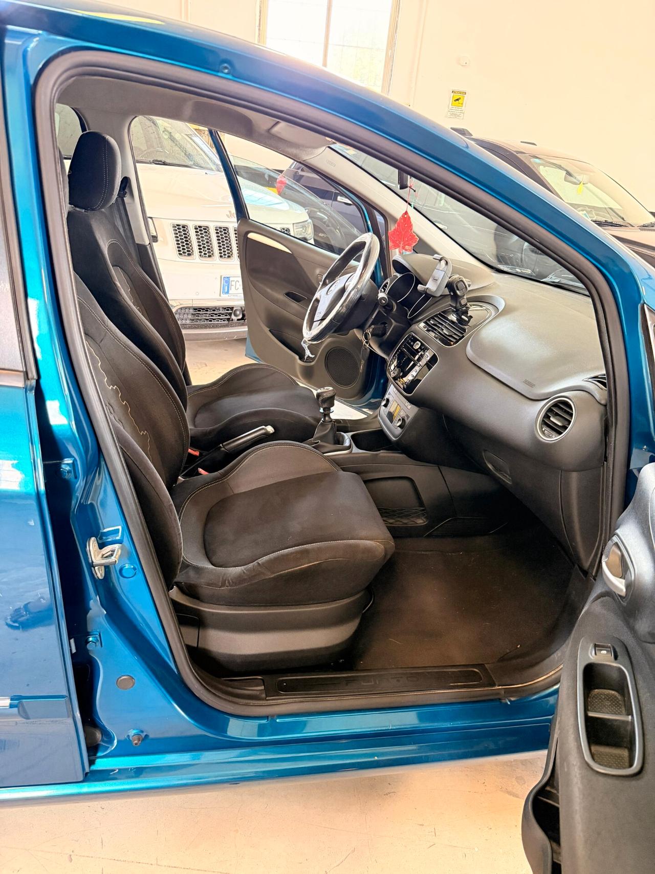 Fiat Punto 1.4 8V 5 porte Natural Power Lounge 77CV
