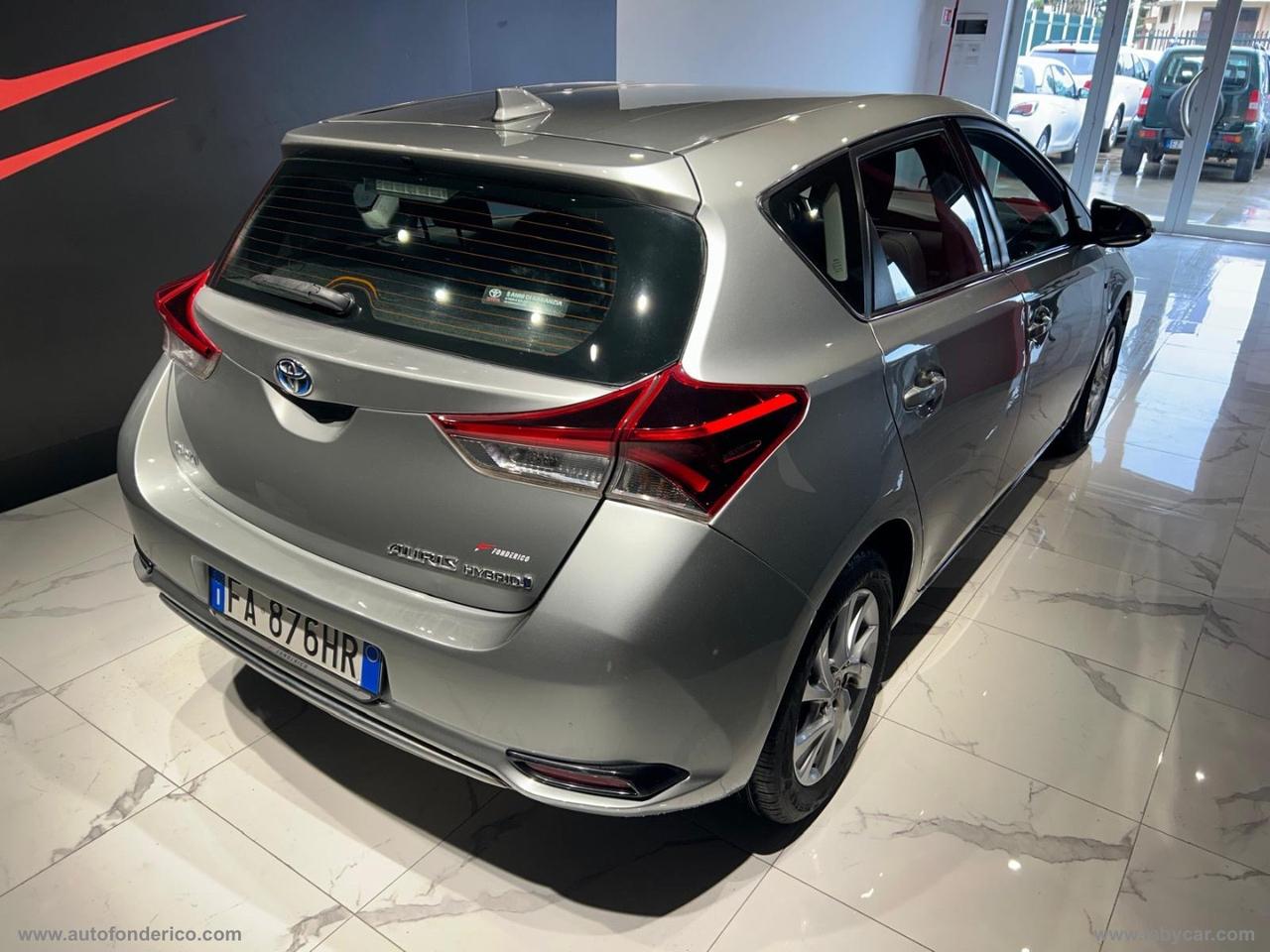 TOYOTA Auris 1.8 Hybrid Active