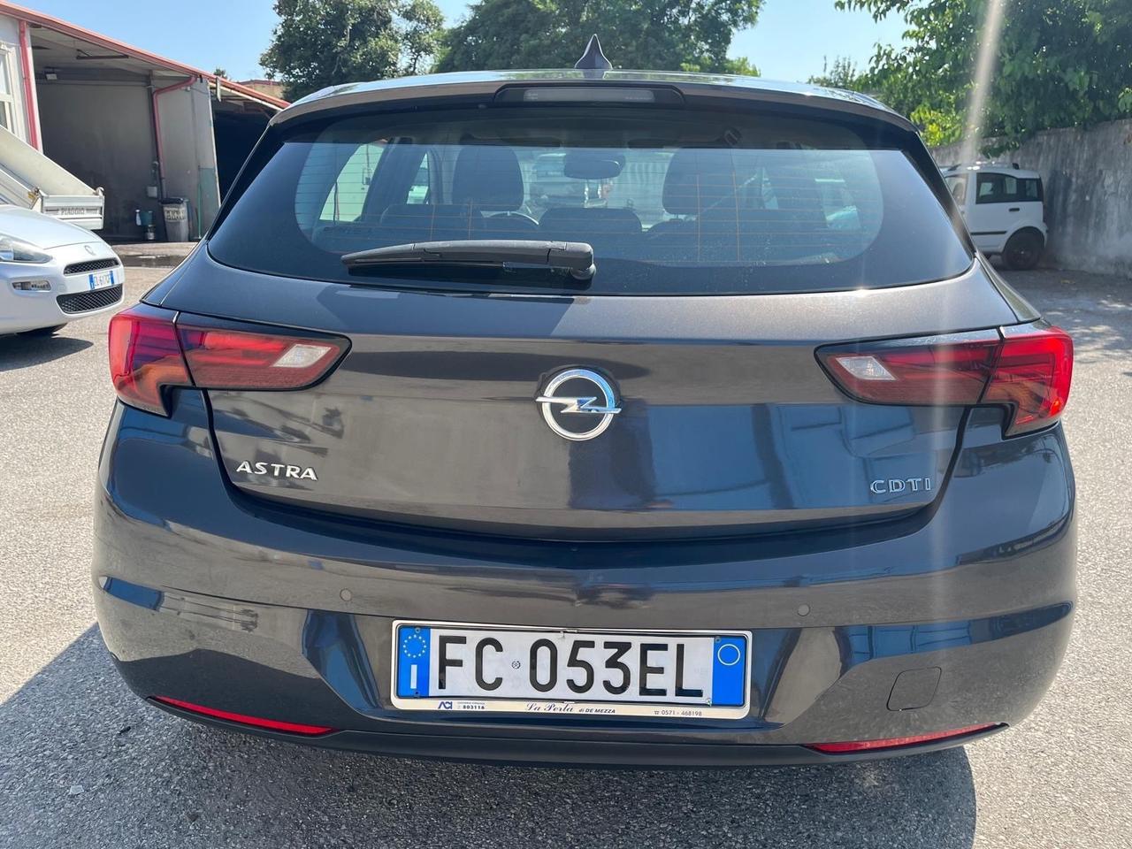 Opel astra 5P-1.6 cdti/136 cv - full -2016