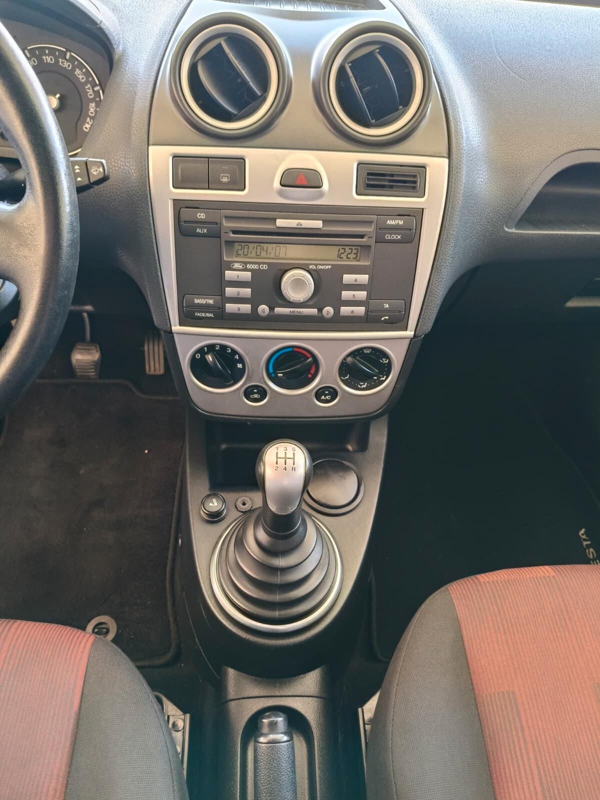 Ford Fiesta 1.4 TDCi 5p. Ghia