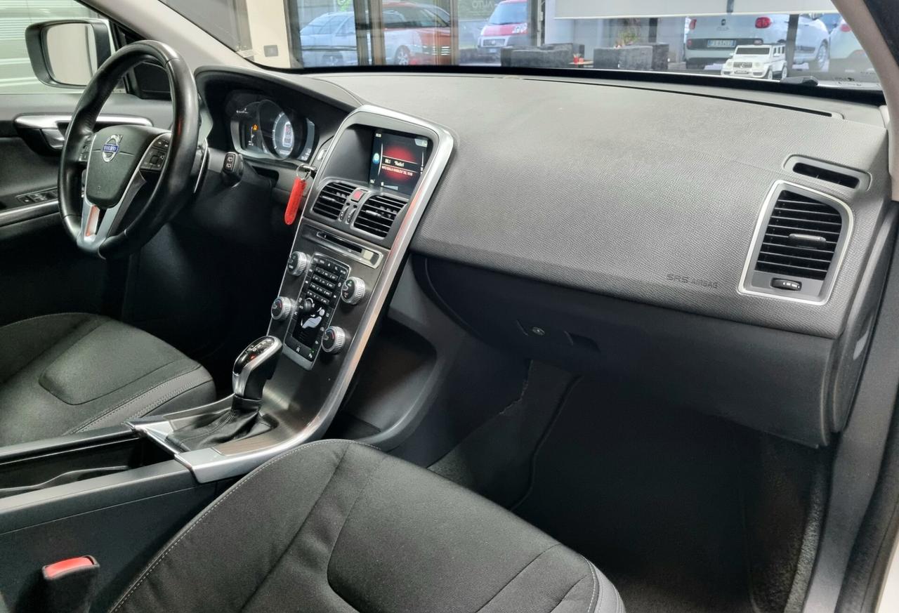VOLVO XC60 D4 GEATRONIC MOMENTUM 181CV