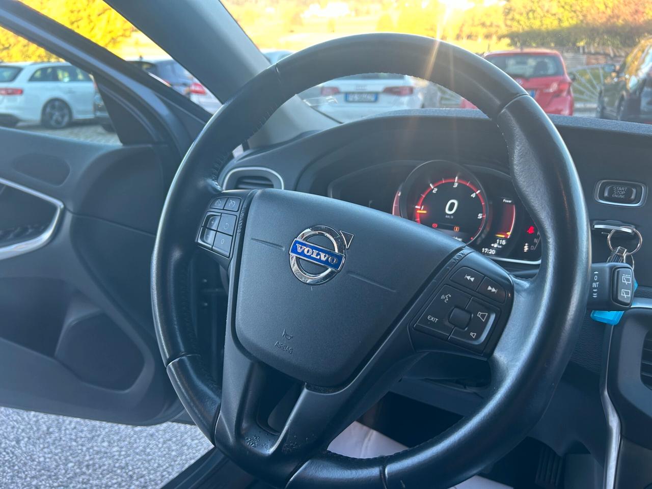 Volvo V40 2.0 d2 120cv R-design Momentum geartronic "AUTO"