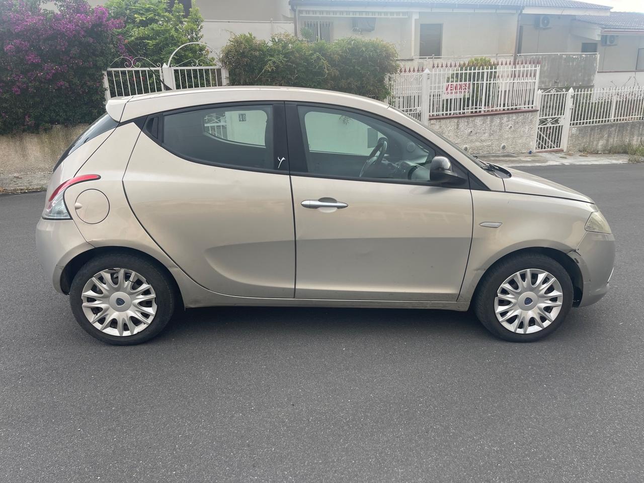 Lancia Ypsilon 1.3 MJT 16V 95 CV 5 porte