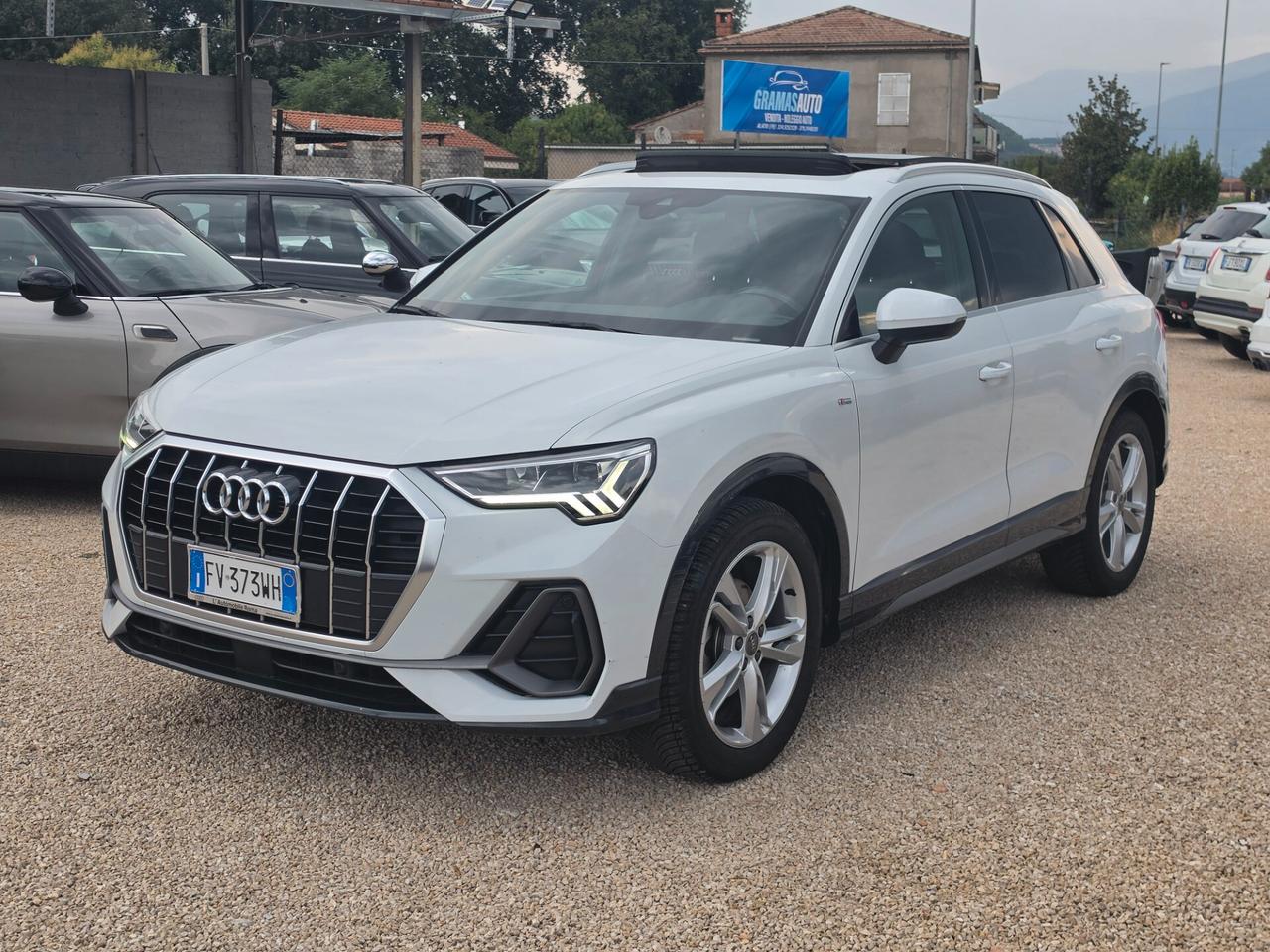 Audi Q3 2.0 TDI 150 CV S tronic line Edition