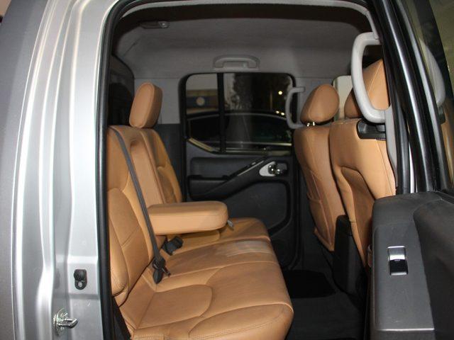 NISSAN Navara 2.5 dCi 4 porte Double Cab LE