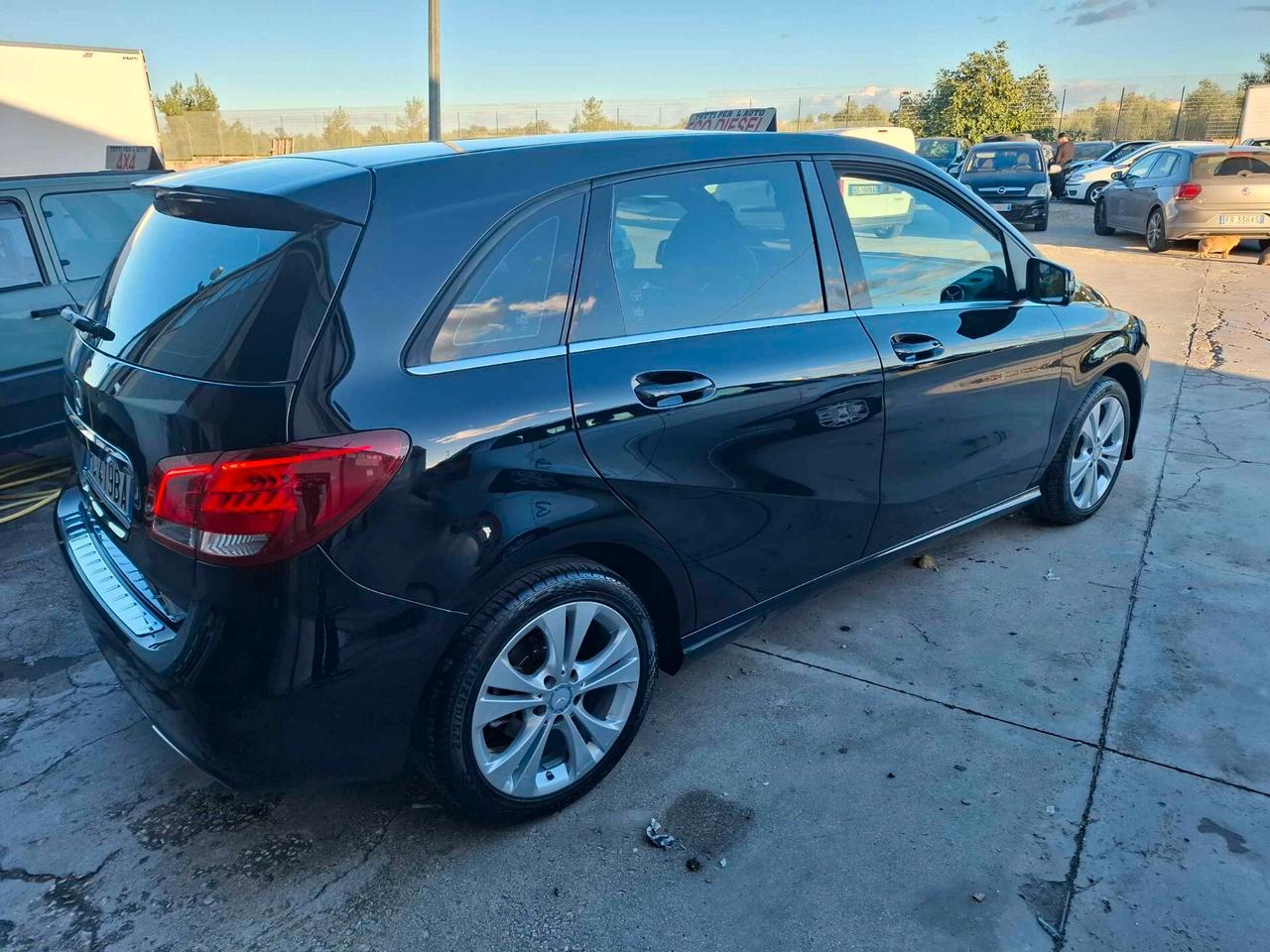 Mercedes-benz B 180 d Sport - 2016 LED/NAVI/RETRO