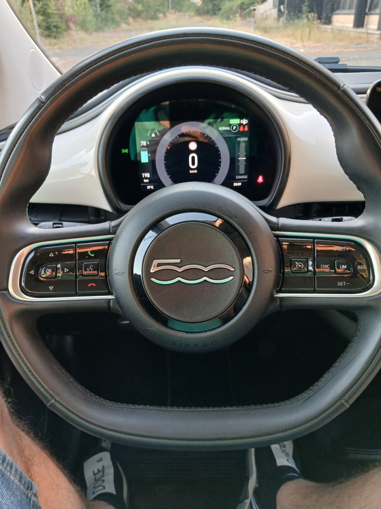 Fiat 500e Berlina 42 kWh Icon 13700€