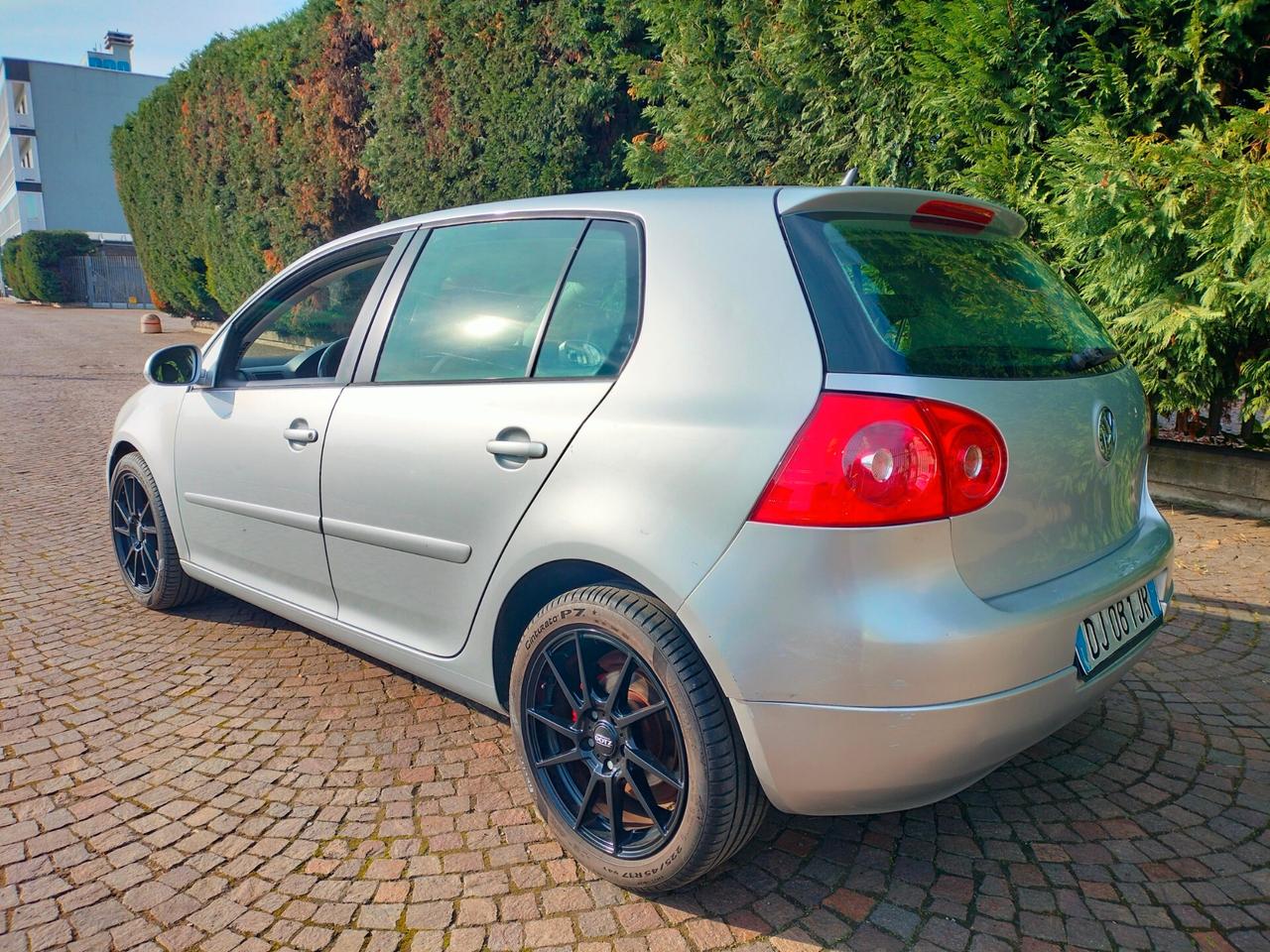 Volkswagen Golf 1.6 16V FSI 5p. Comfortline