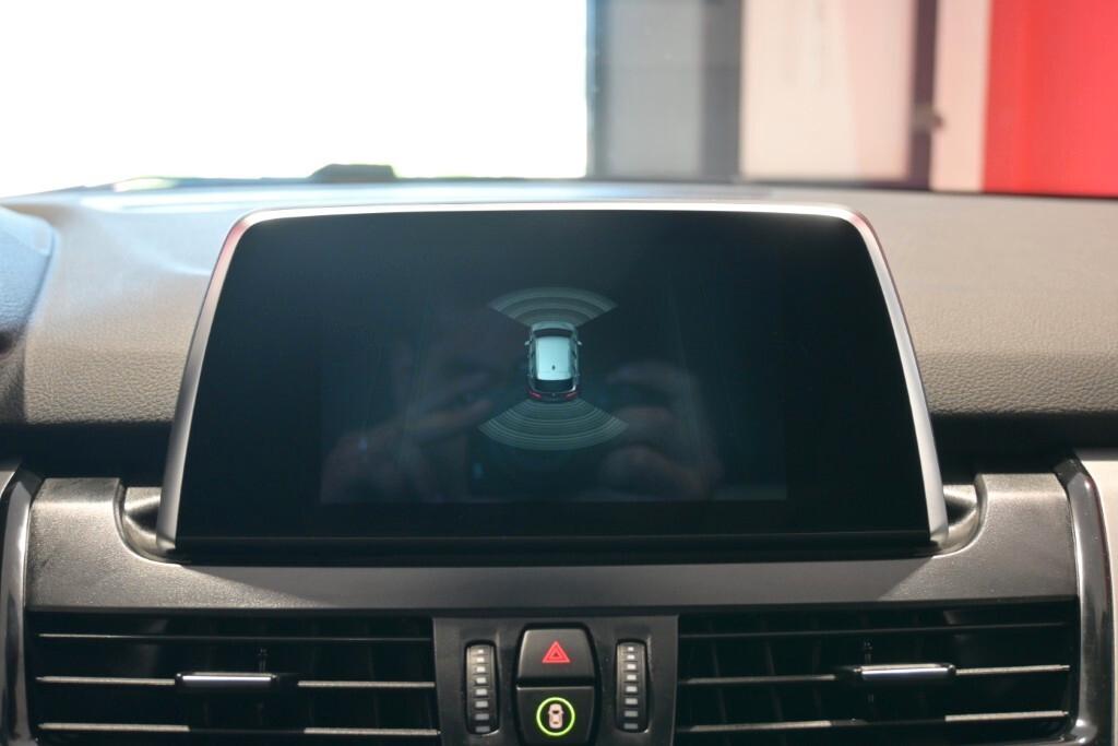 BMW 216D ACTIVE TOURER 116CV STEPTRONIC BUSINESS ADVANTAGE ( FARI LED - PELLE - CRUISE - NAVI - PARK ASSISTANT - TELECAMERA POST. )