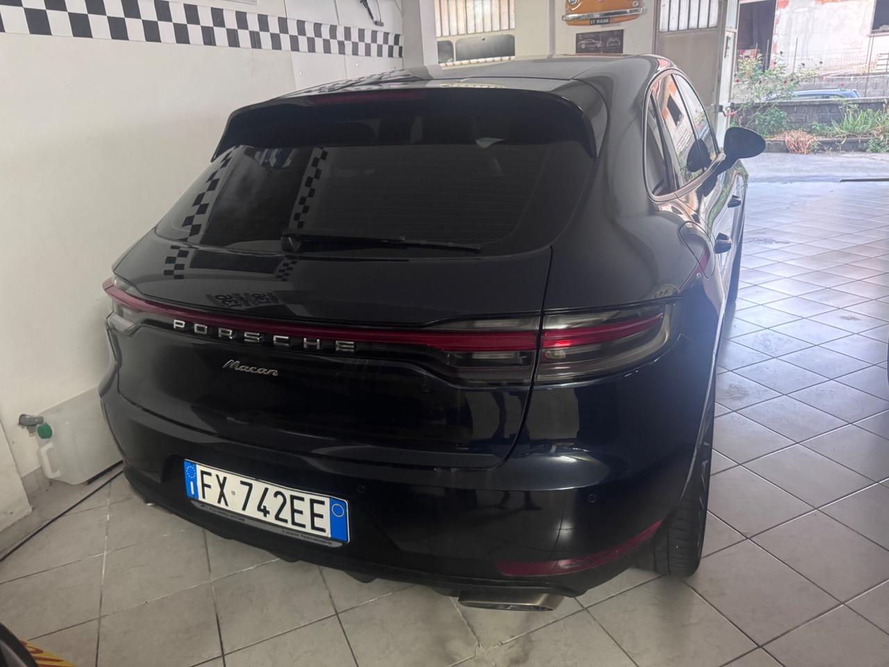 Porsche Macan 2.0 iva premute stupenda fari Matrix