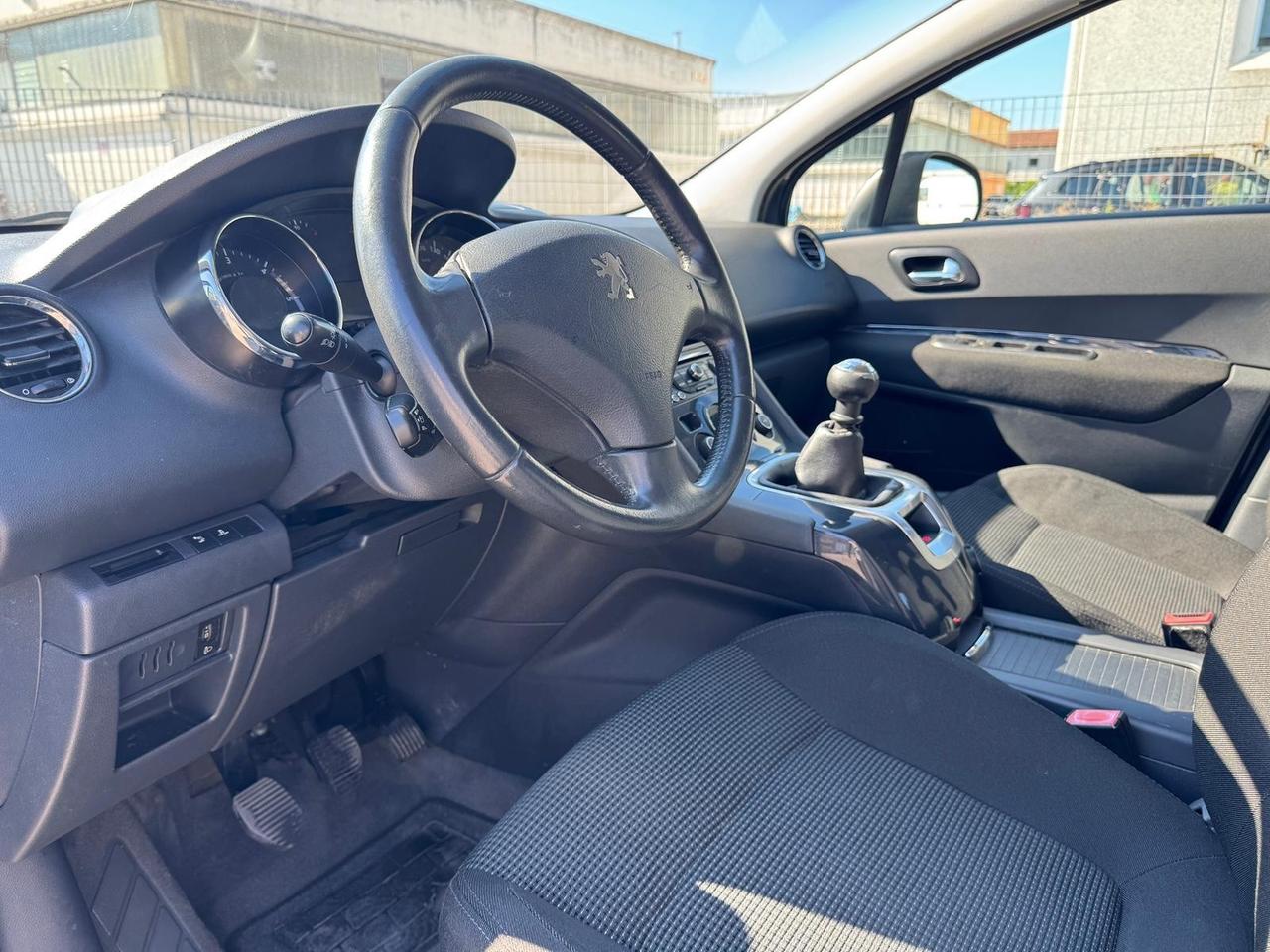 Peugeot 5008 1.6 HDi 112CV Business. 7 posti