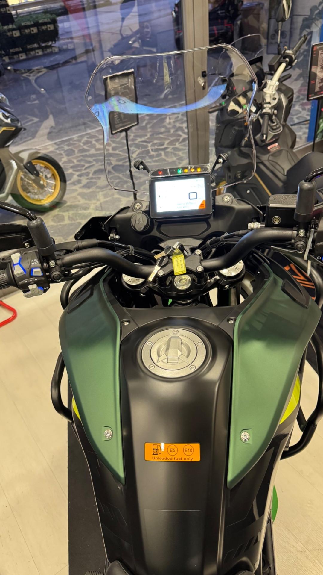 Benelli TRK 702 X!! CON TRIS DI VALIGIE IN ALLUMINIO!!