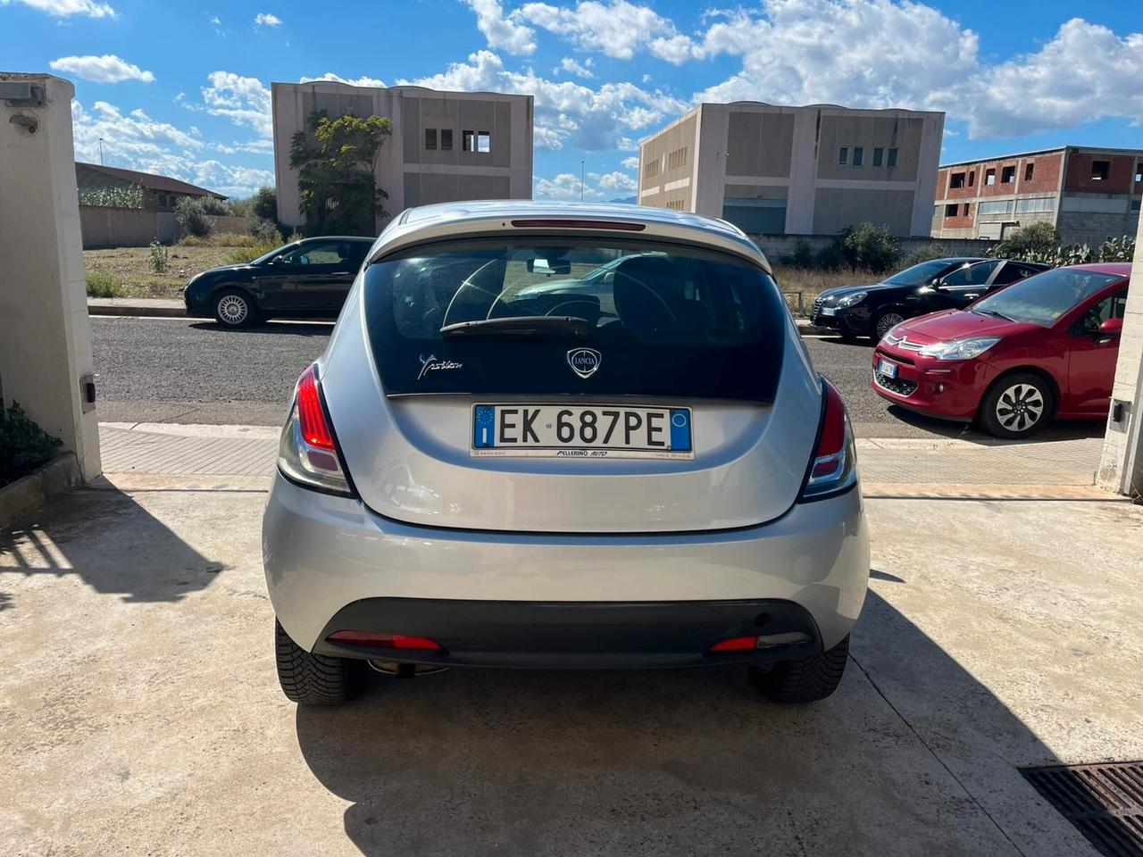 Lancia Ypsilon 1.3 MJT 16V 95 CV 5 porte S&S Silver