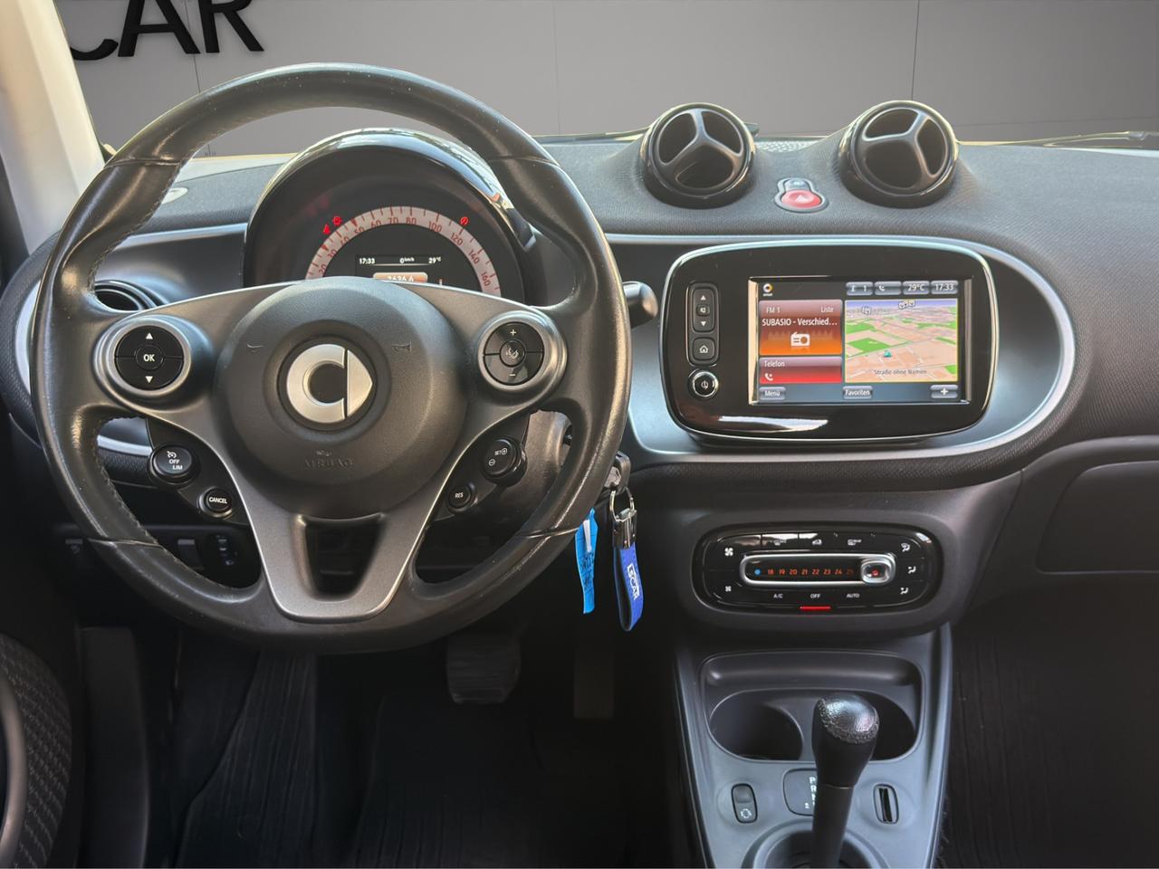 Smart forTwo 0.9 turbo Passion 90cv - Unico proprietario - Cerchi in lega - Luci Led - Tetto panoramico - Schermo Smart - Volante multifunzione - Sedili regolabili in altezza - Bracciolo centrale