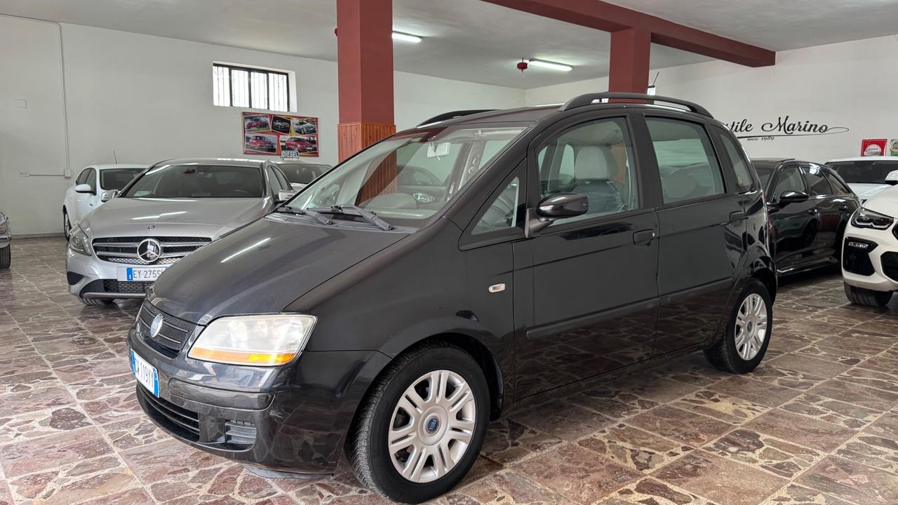 Fiat Idea 1.4 16V Emotion CAMBIO AUTOMATICO