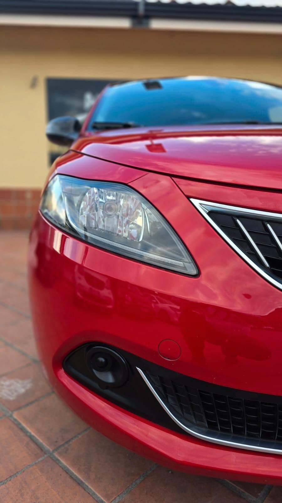 Lancia Ypsilon 1.0 FireFly 5 porte S&S Hybrid Ecochic Silver