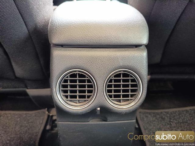 PEUGEOT 308 1.6 HDi 110CV 5p. Féline (6 Marce)