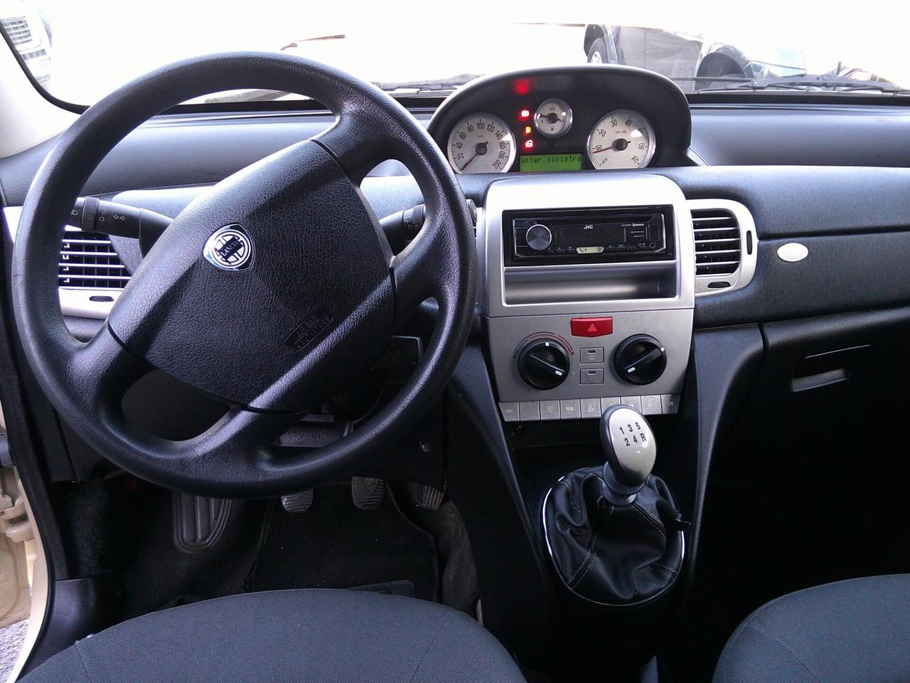 Lancia Ypsilon 1.2 Oro Bianco 07
