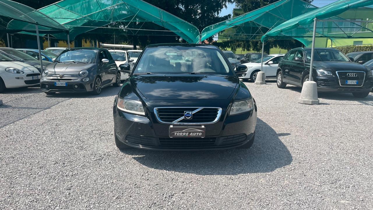 Volvo S40 1.6 16V cat Momentum