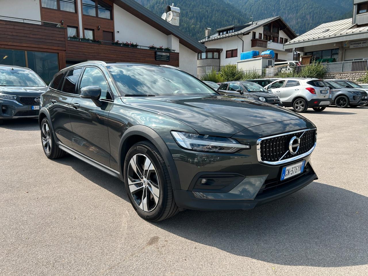 Volvo V60 Cross Country V60 Cross Country B4 (d) AWD automatico Ultimate