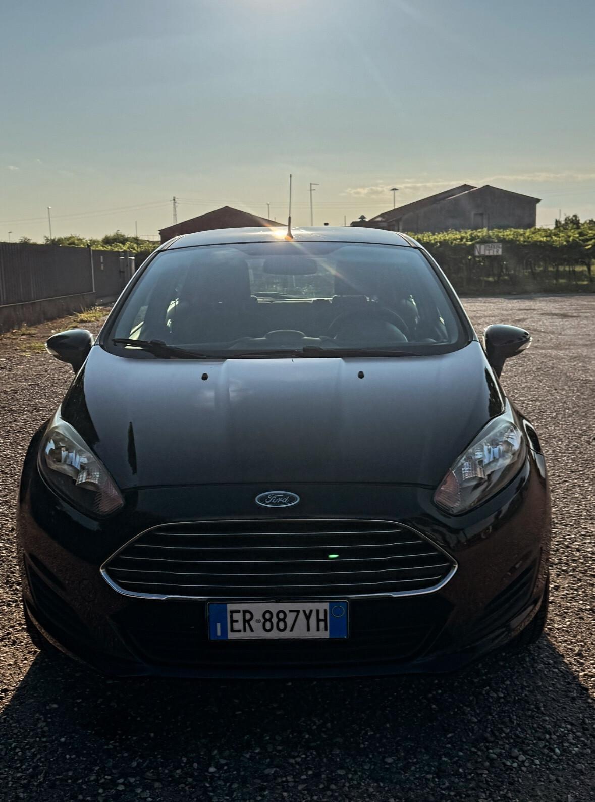 Ford fiesta 1.4 benzina. Gpl