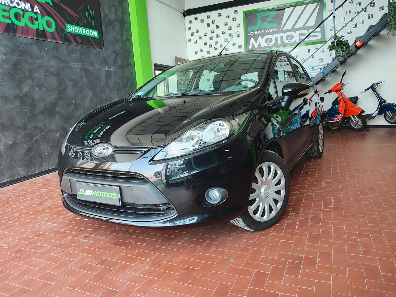 FORD FIESTA 23.000KM NEOPATENTATI