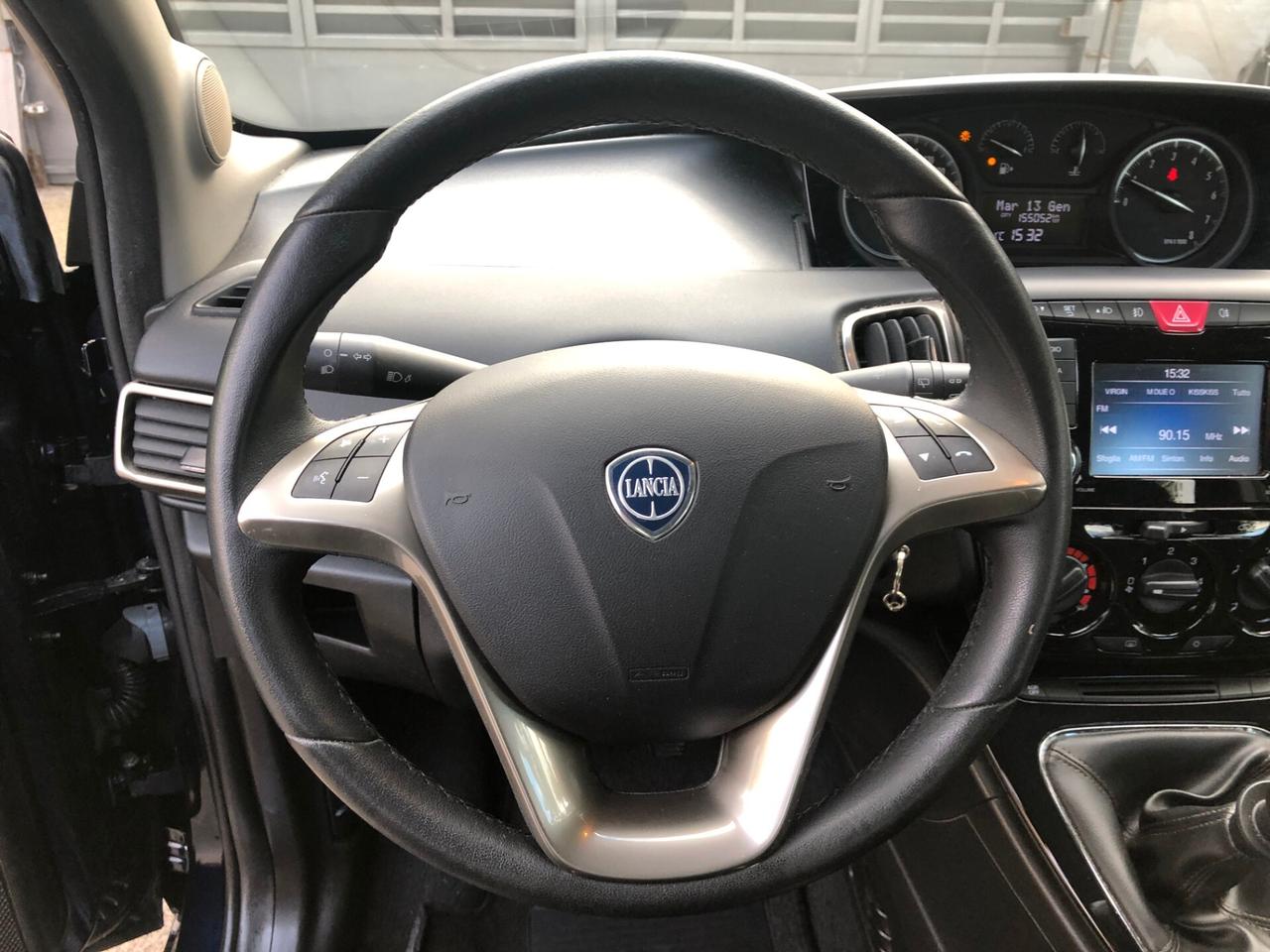 Lancia Ypsilon 1.2 69 CV 5 porte Gold